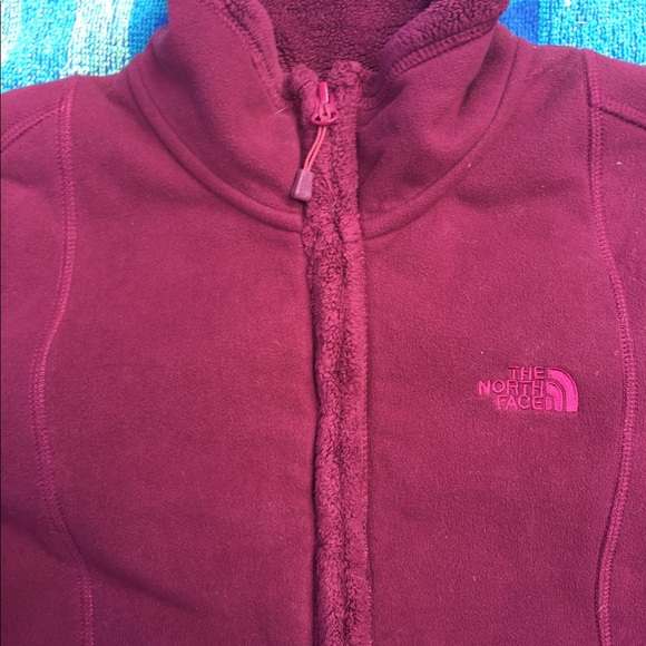 The North Face Maroon/Burgundy sweater - Picture 3 of 5